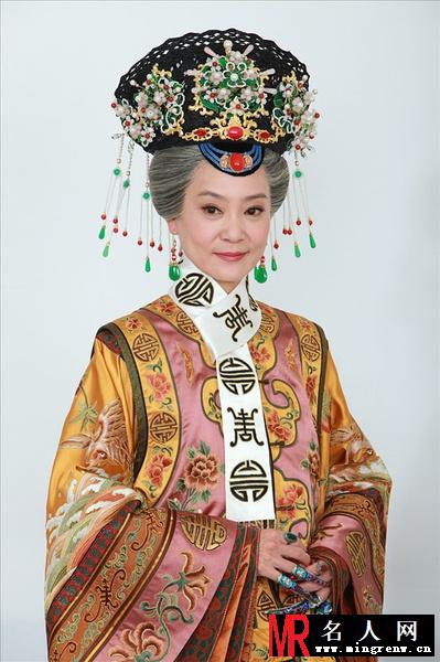 新还珠格格皇太后剧照(1)