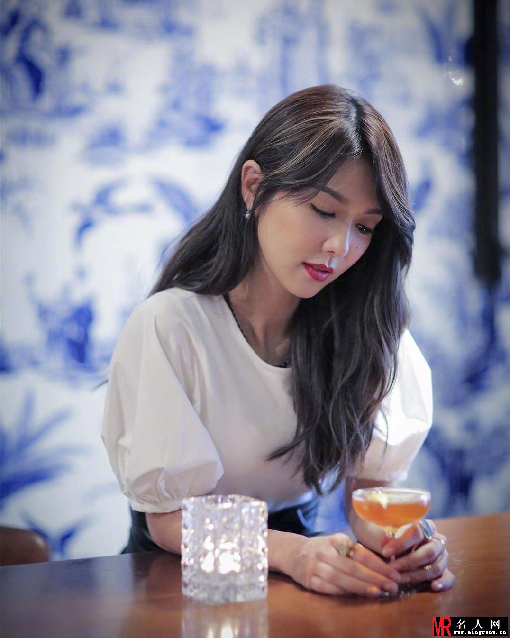 薛凯琪知性迷人写真图片 简直就是温柔甜美的小仙女(1)