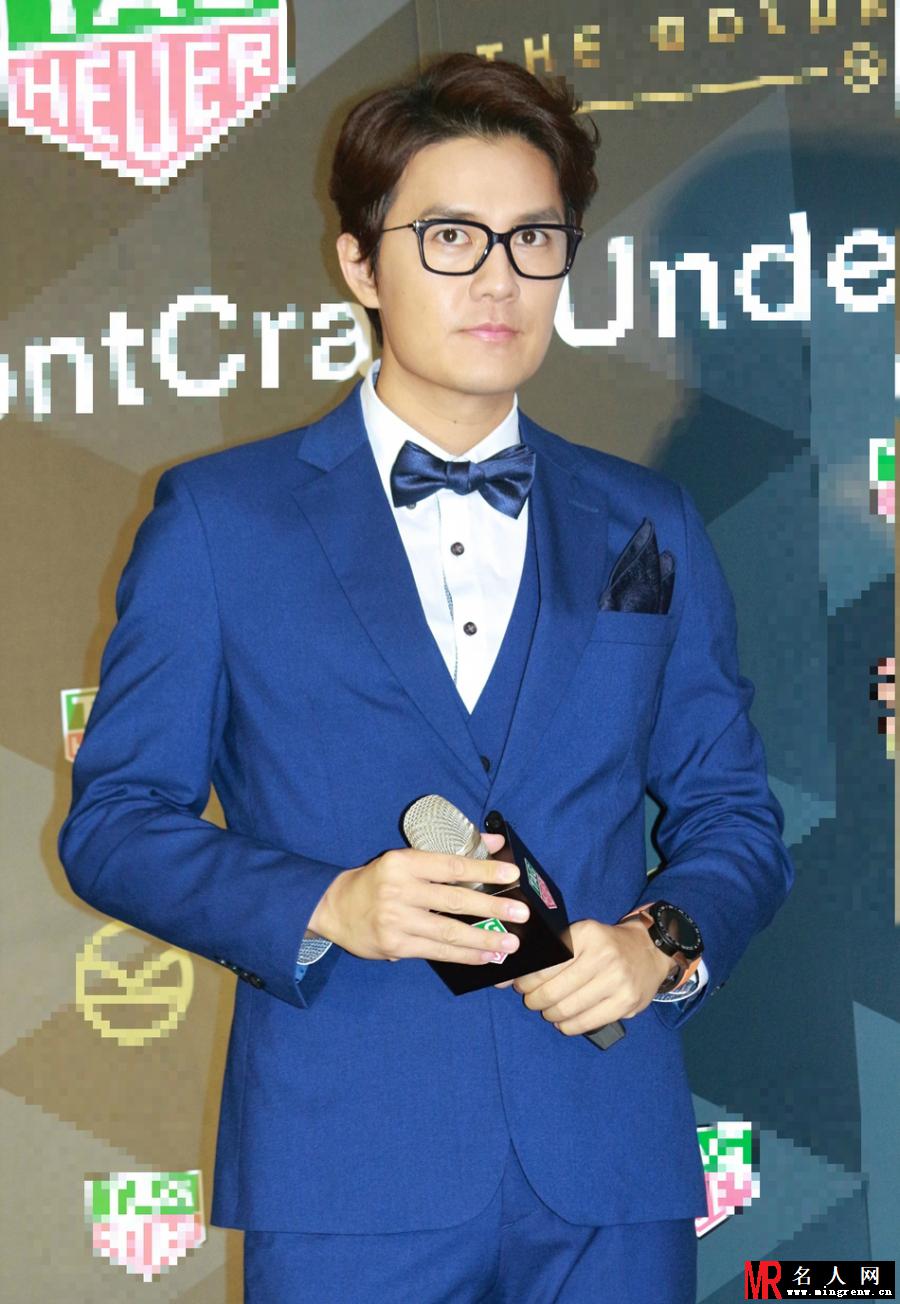 吴克群首度担任导演 压力爆表白发激增(1)