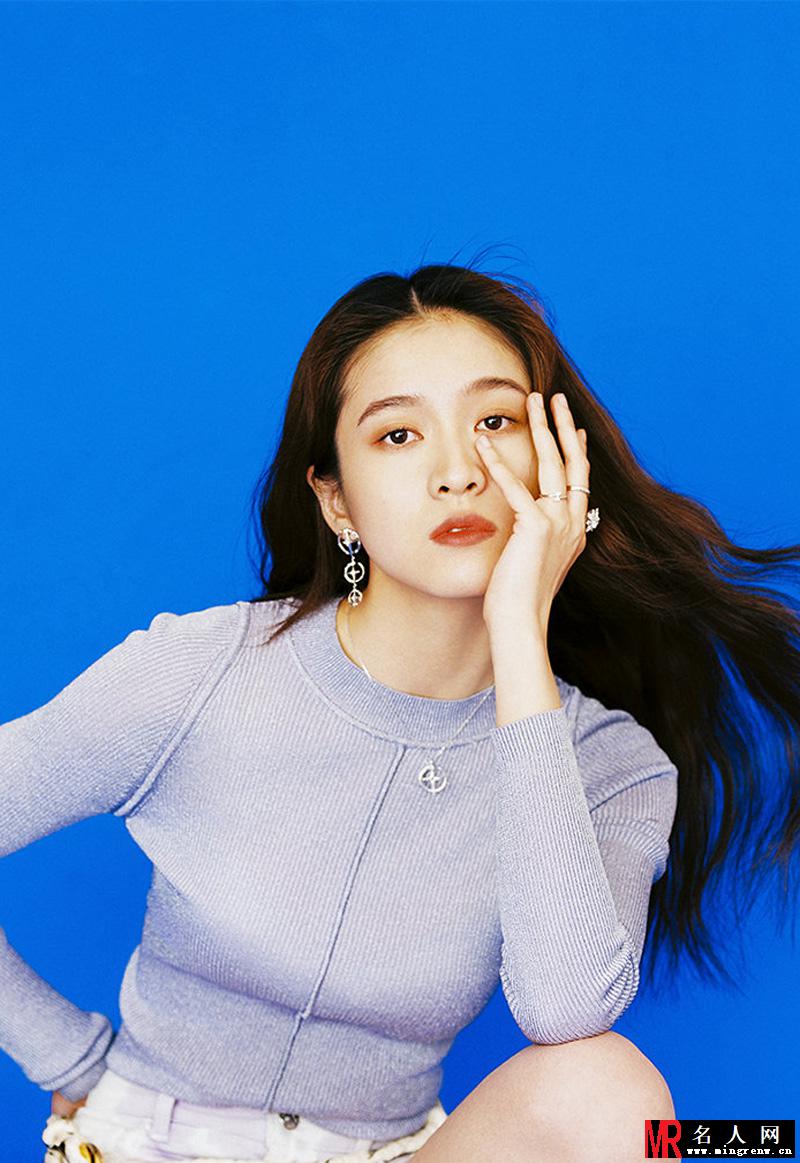 张雪迎复古时髦写真大片 尽显温婉甜美范儿(1)