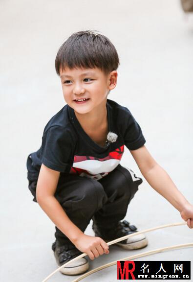 田亮儿子田宸羽近照 小名小亮仔(1)