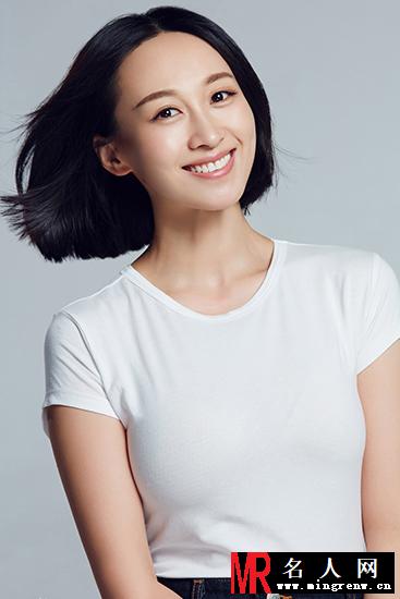 练束梅百变写真 轻松演绎清纯与魅惑(1)