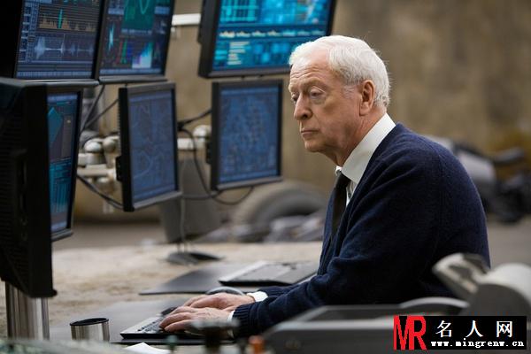蝙蝠侠：黑暗骑士阿尔弗雷德剧照(1)