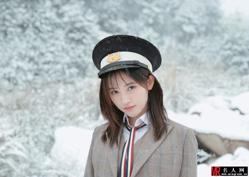鞠婧祎最新美照曝光 雪中亭亭玉立甜美微笑超美丽(1)