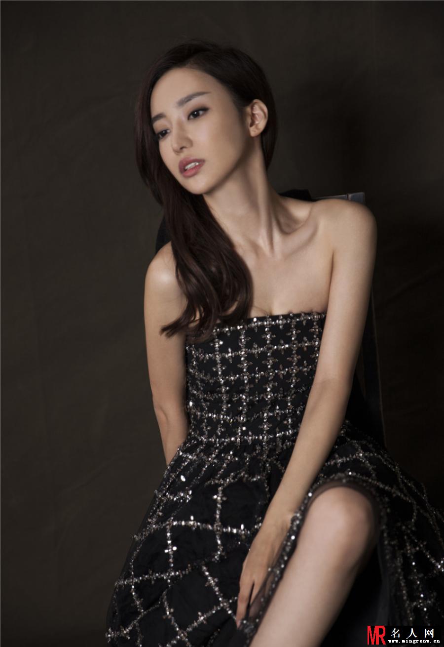 女星刘凡菲写真曝光 香肩微露气质恬静(1)