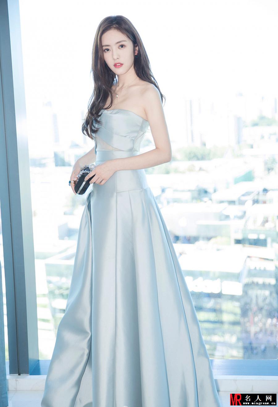 蔡文静冰蓝色长裙写真 气质少女优雅范儿(1)