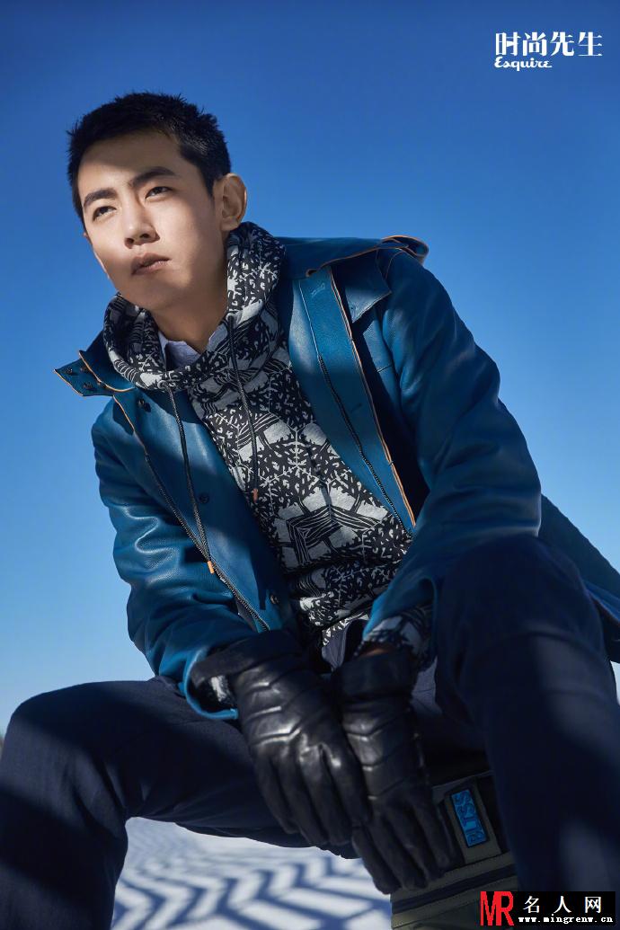 纪凌尘最新写真曝光 冰雪地里显逆天长腿(1)