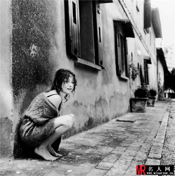 《她》女主角伊莎贝尔·于佩尔黑白写真(1)