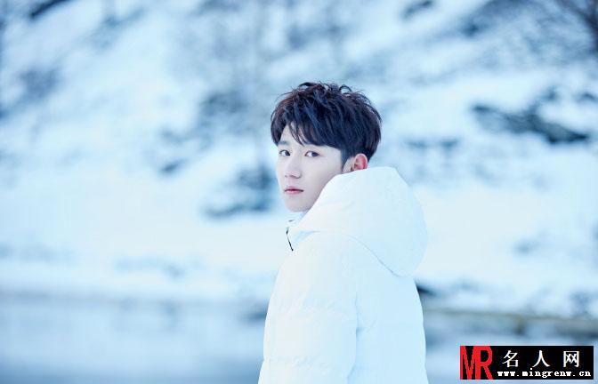 王源冰雪写真曝光 翩翩少年干净纯粹无与伦比(1)