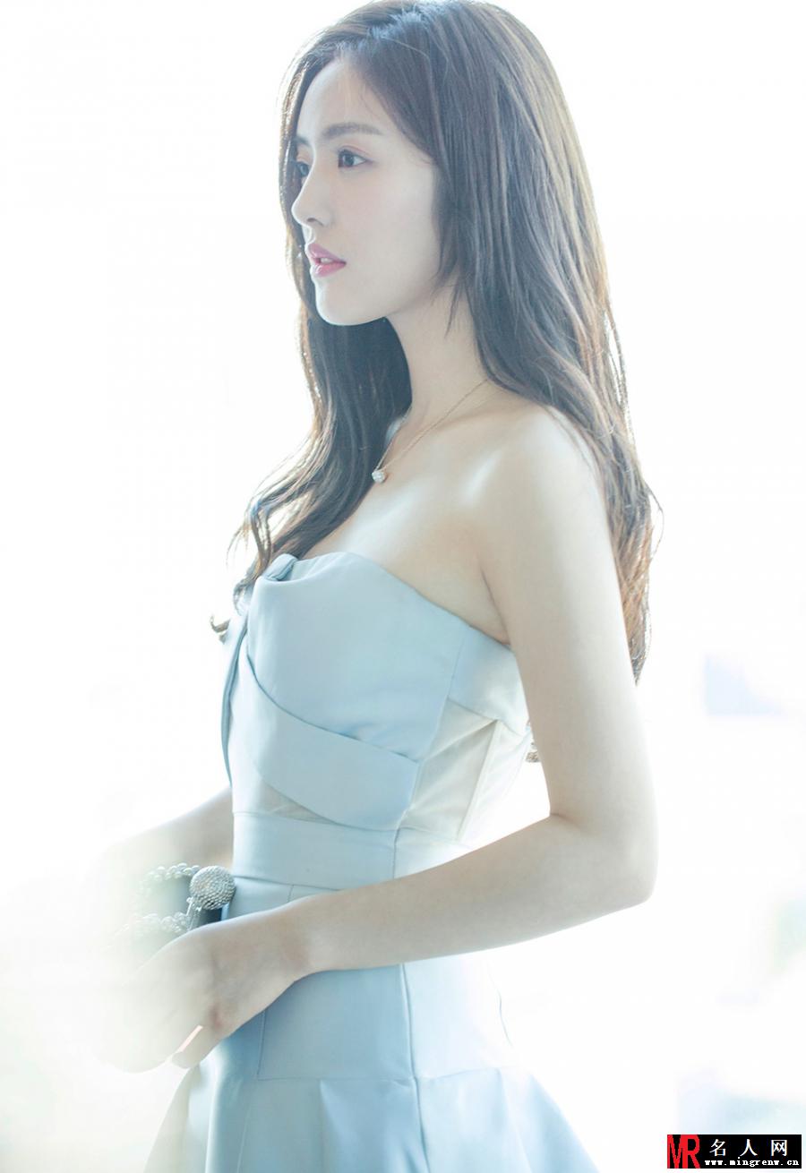 蔡文静冰蓝色长裙写真 气质少女优雅范儿(1)