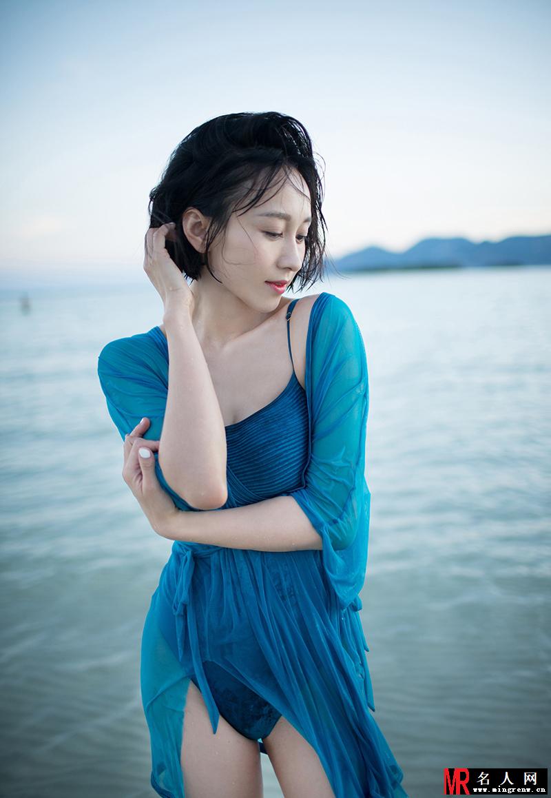 练束梅性感写真 海边展湿身诱惑(1)