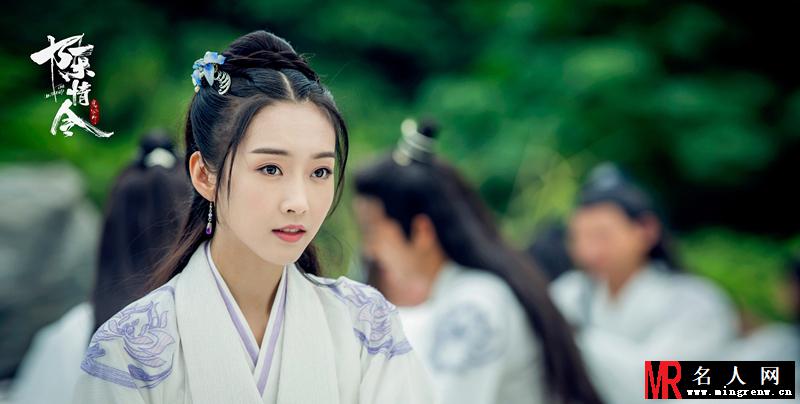 《陈情令》首曝剧照 肖战黑衫握笛王一博白袍抚琴(1)