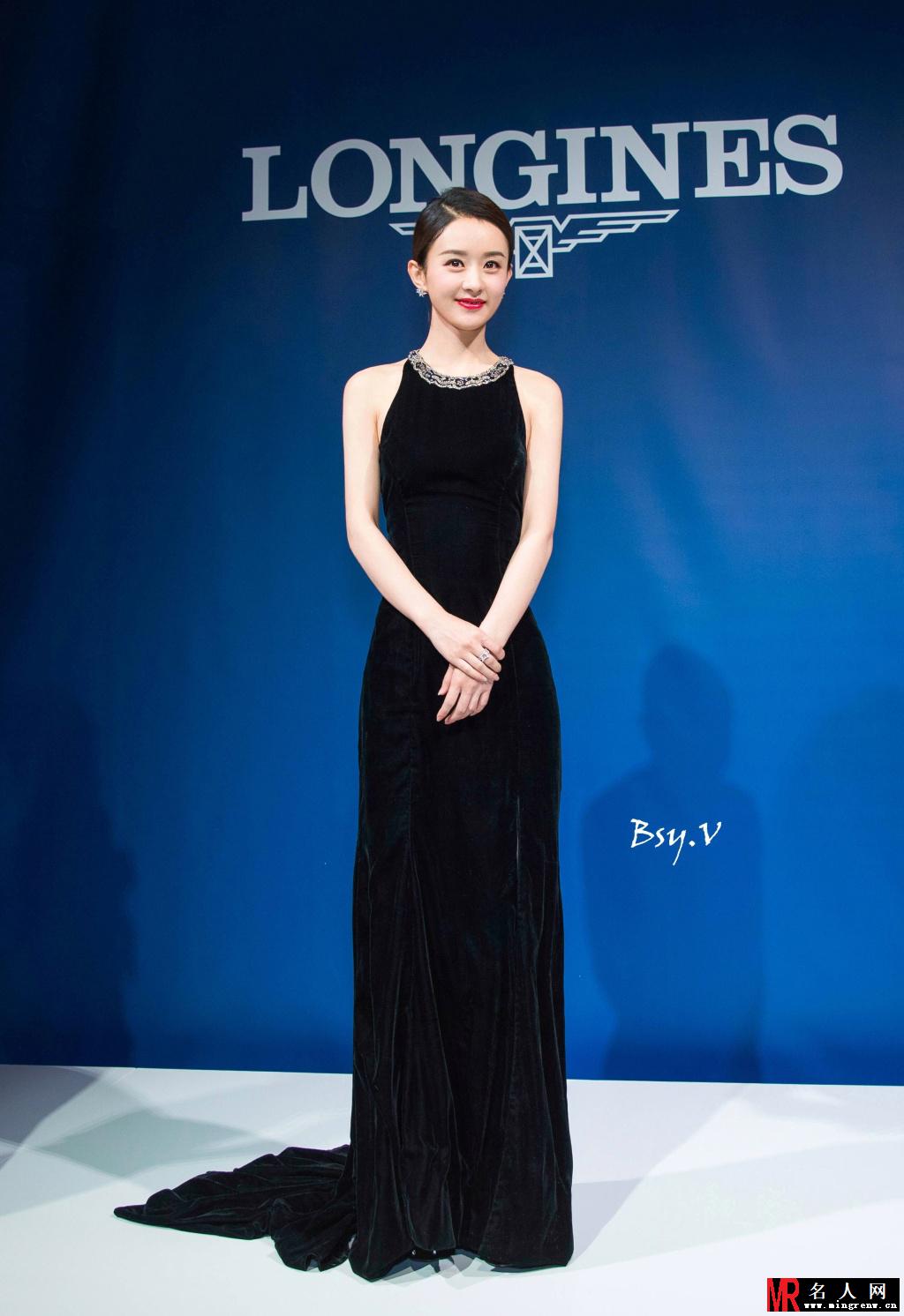 赵丽颖出席活动 一袭黑色礼服搭烈焰红唇优雅又性感(1)