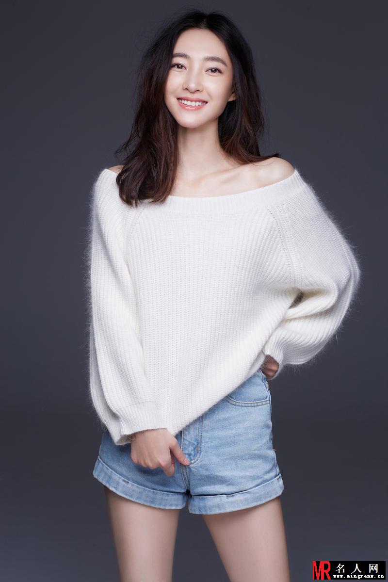 王丽坤冬日写真 清新女神变身性感妖精(1)