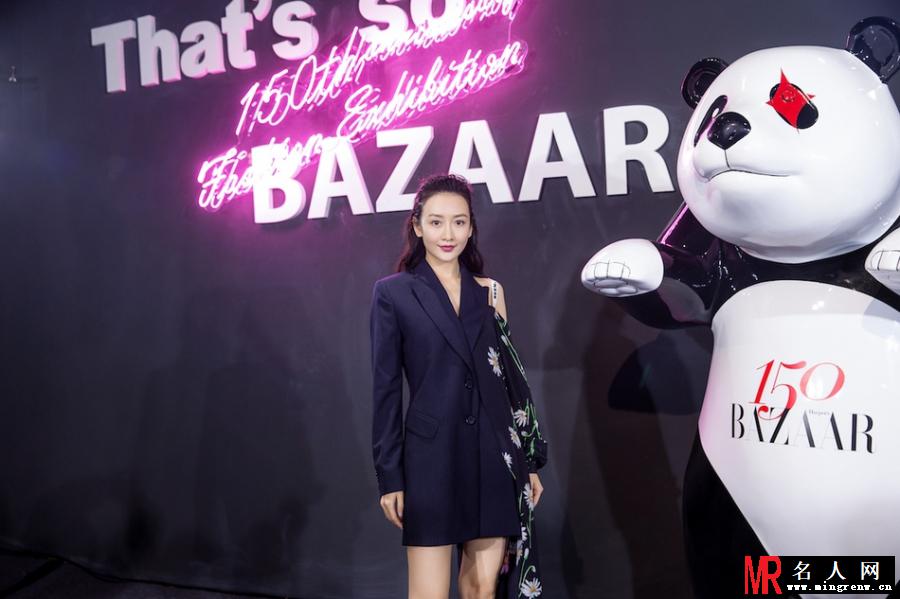 王鸥着不对称西装帅气有型 独特的拼接设计显大气精致(1)