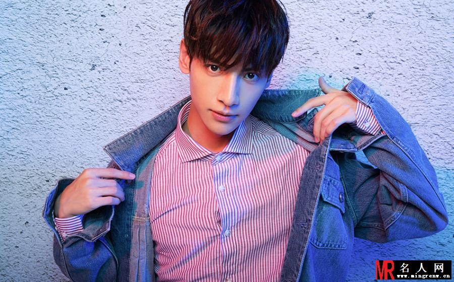罗云熙最新写真曝光 俨然一个眼眸深邃的酷男孩故事感满满(1)