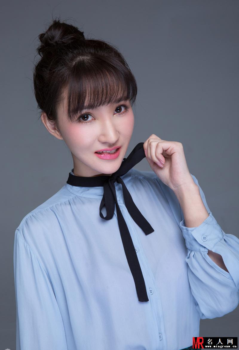 卢莹写真曝光 青春十足娇俏可爱(1)