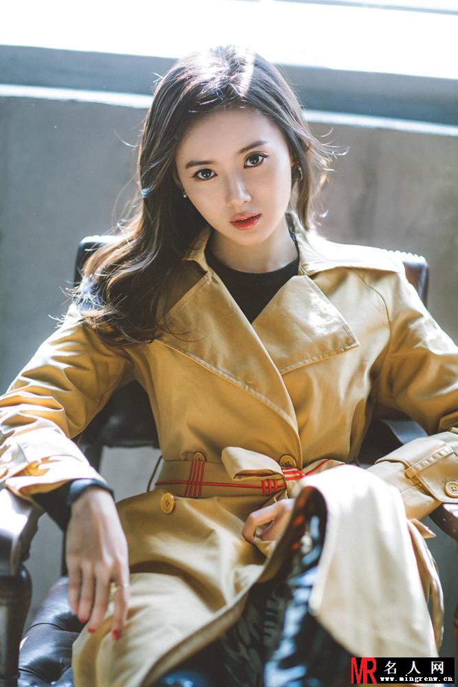 江铠同曝春季大片美丽优雅气场强大(1)