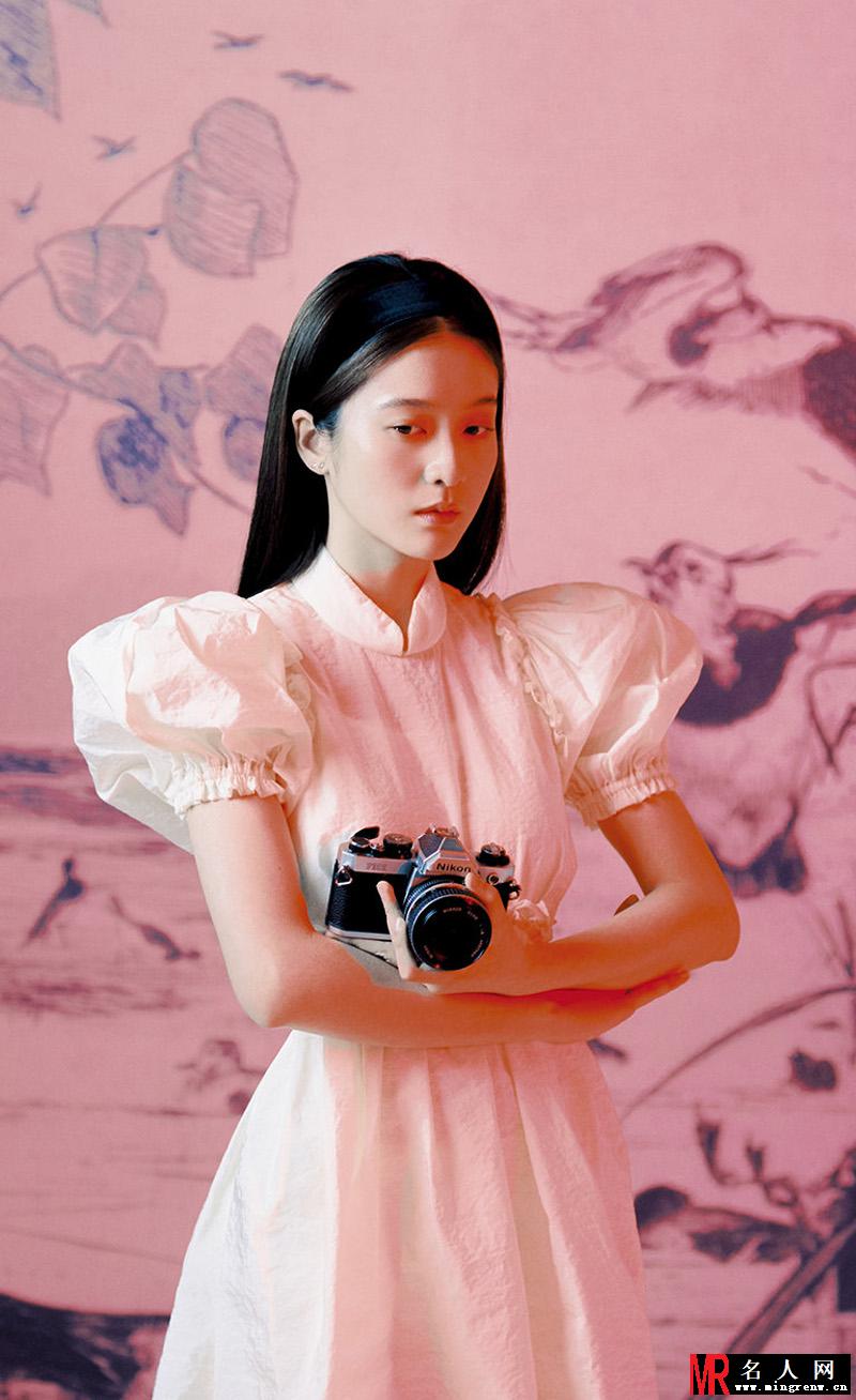 张雪迎复古时髦写真大片 尽显温婉甜美范儿(1)