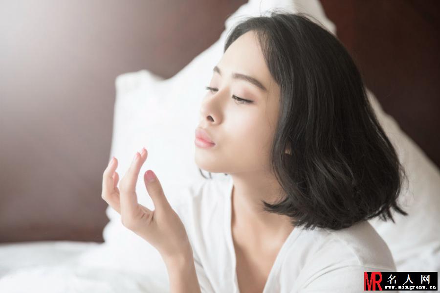 程琤杂志大片 慵懒享受清晨阳光(1)