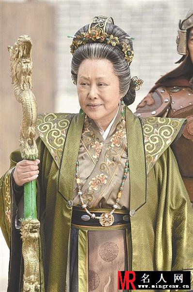 穆桂英挂帅2012年版佘太君剧照(1)