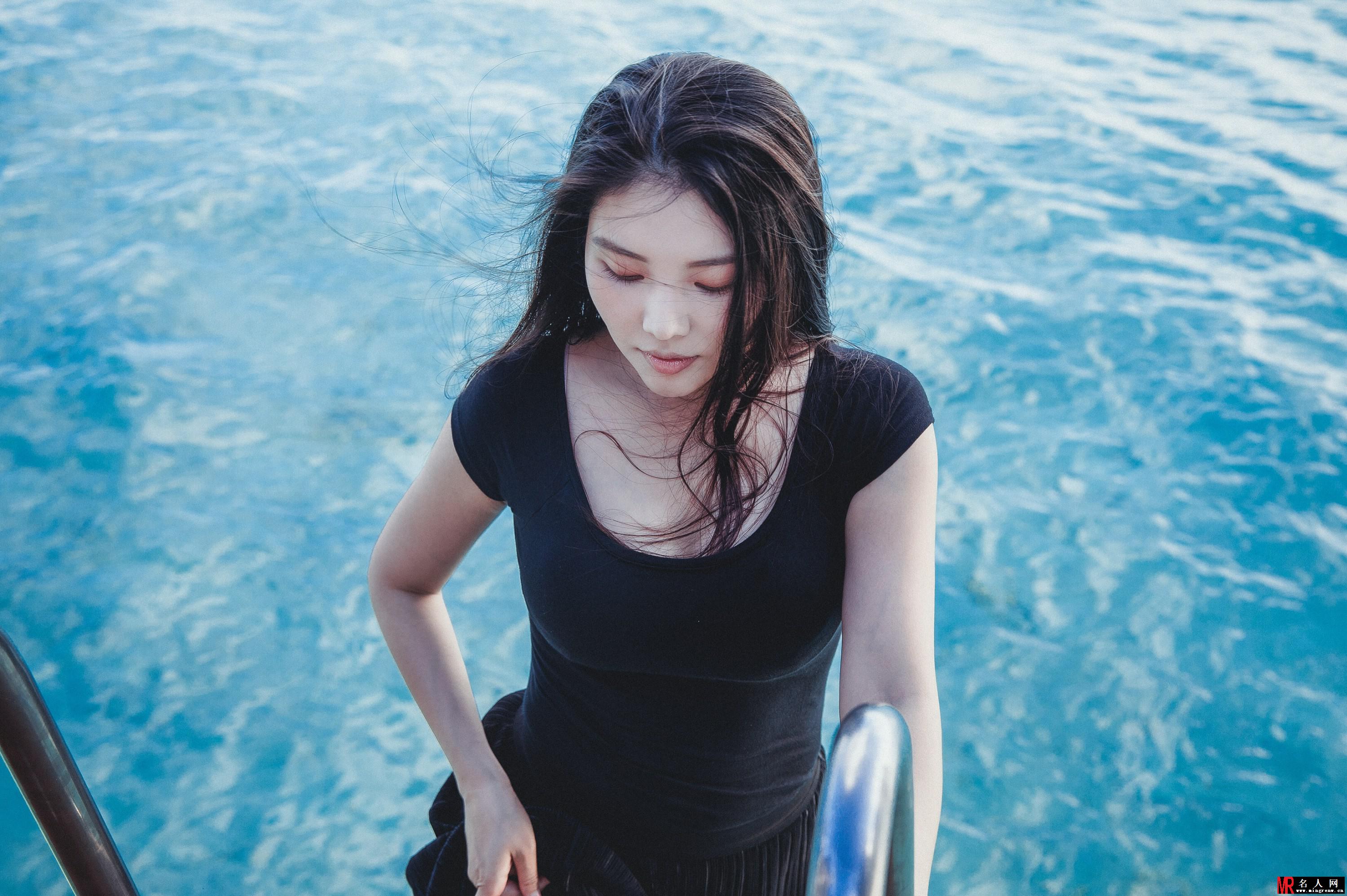 徐冬冬泳池写真清纯似出水芙蓉(1)