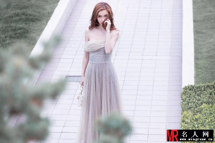 Angelababy最新写真 穿仙裙秀美背女人味十足(1)