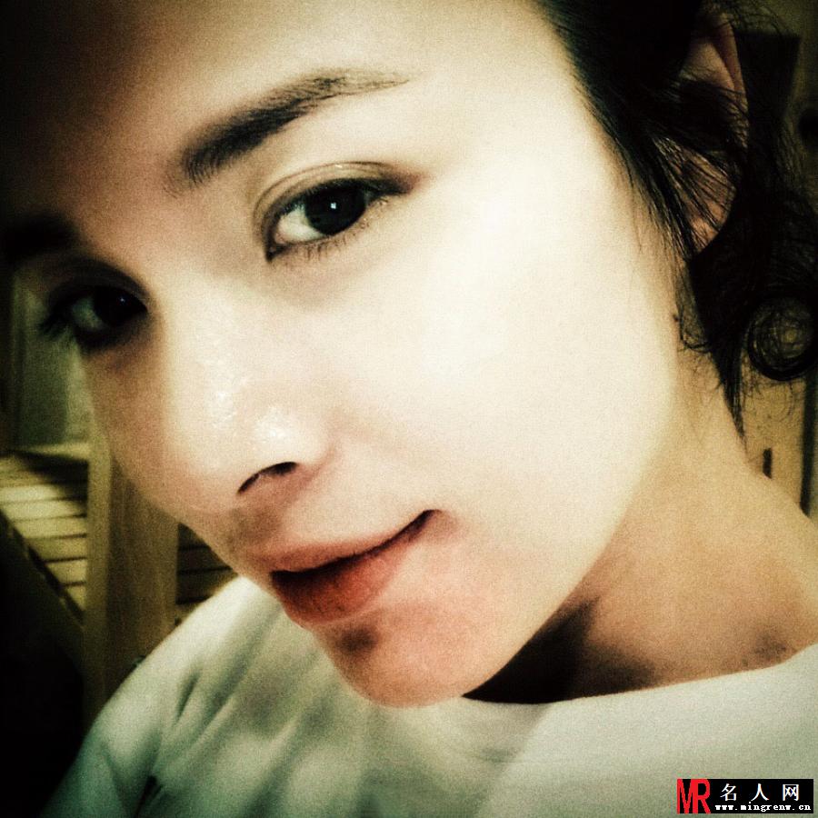 靳东老婆李佳日常照(1)