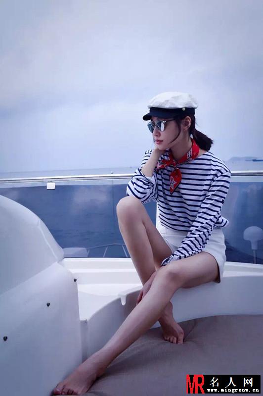 李斯羽出海钓鱼 大长腿抢镜(1)
