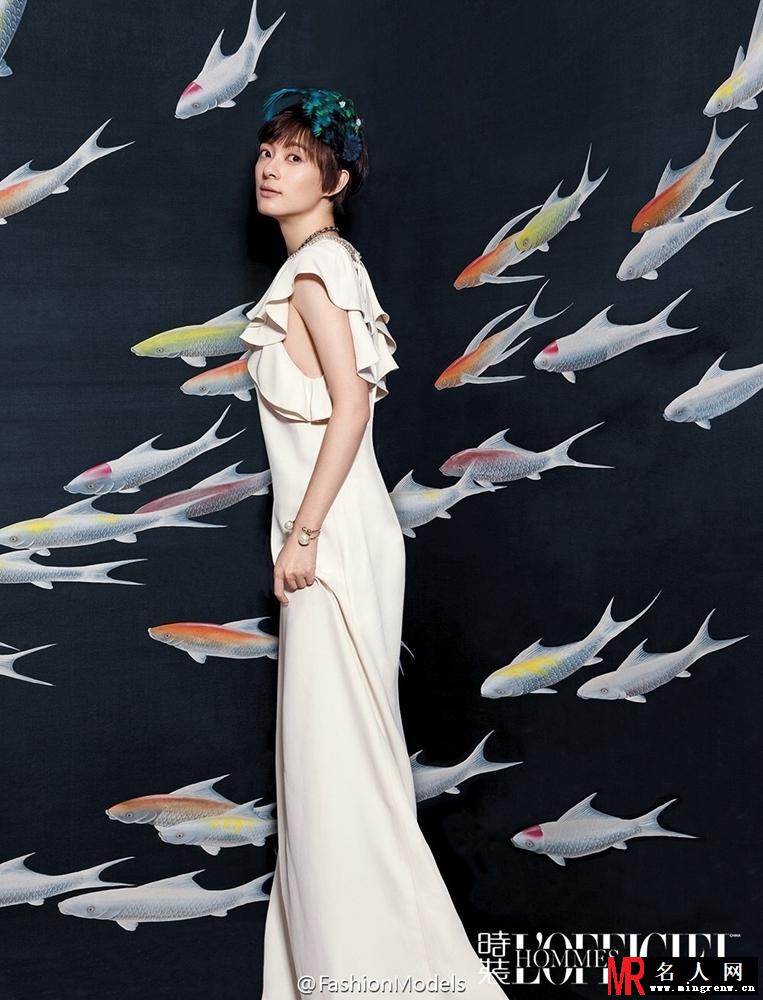 孙俪霸气登杂志封面 美轮美奂宛如画中人(1)