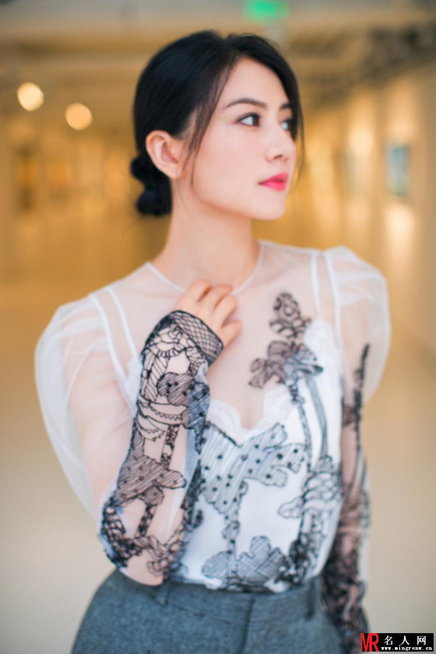 高圆圆身穿薄纱透视裙 美得像花儿一样！(1)