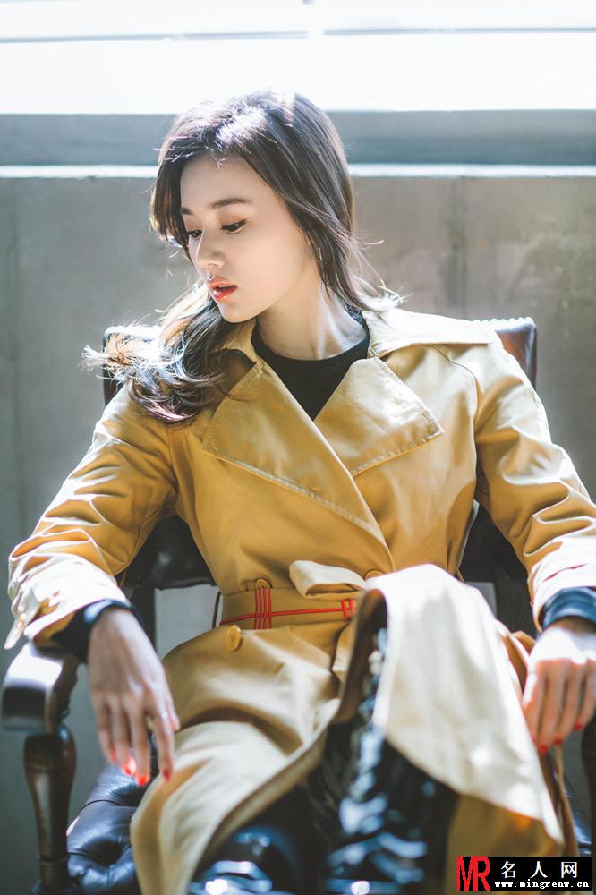 江铠同曝春季大片美丽优雅气场强大(1)