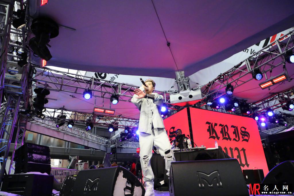 吴亦凡亮相超级碗 感染力爆棚嗨翻全场魅力十足！(1)