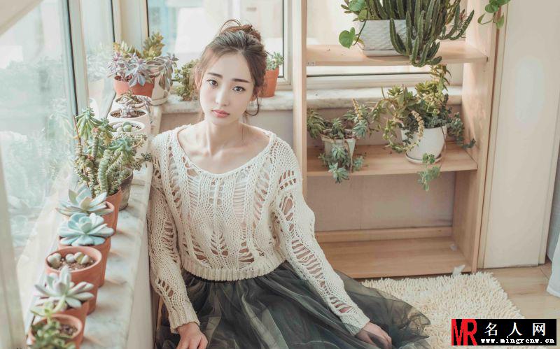 刘恬汝清纯丸子头写真(1)
