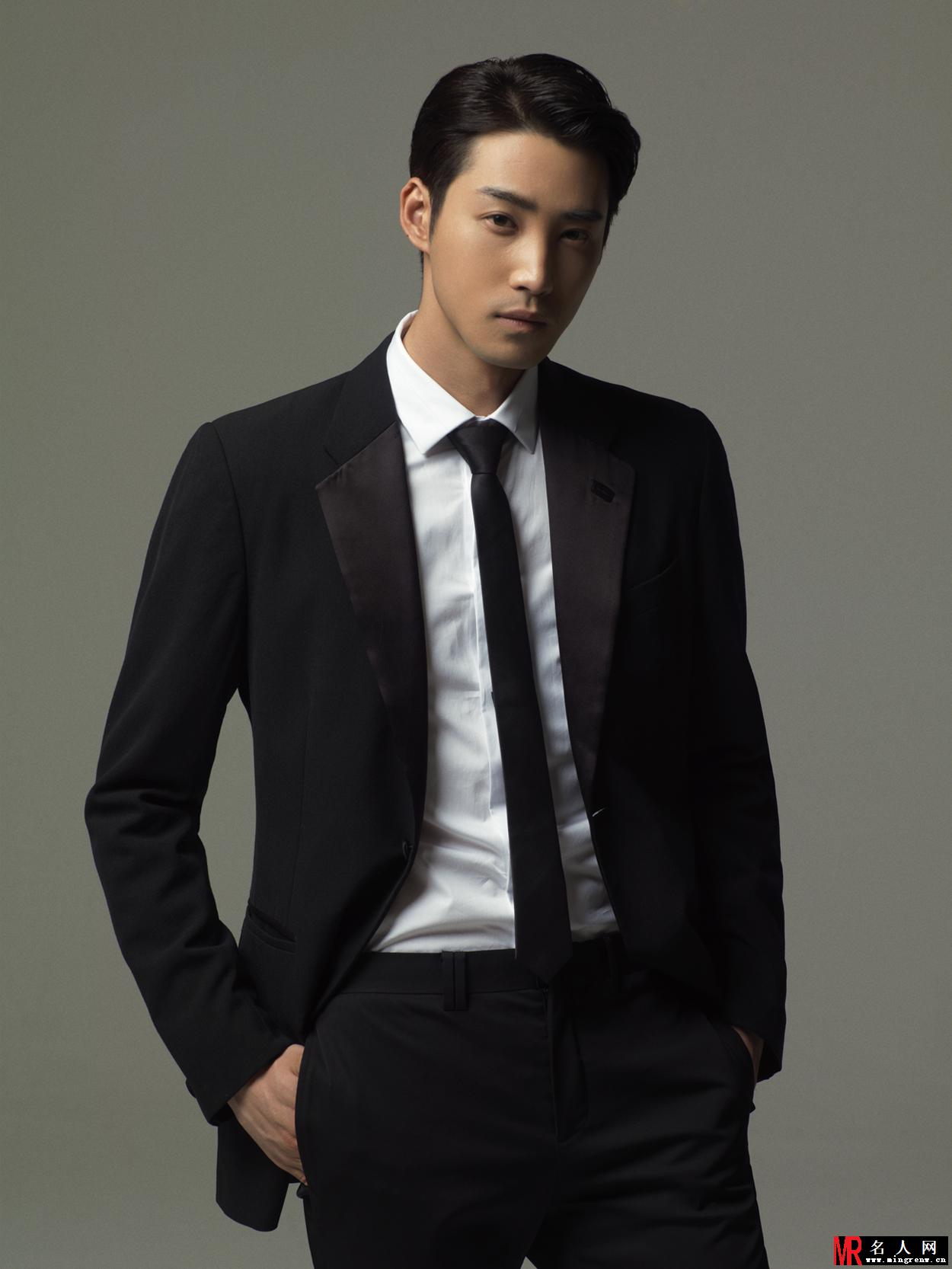 庞瀚辰商务大片上线 质感正装诠释“职男”style(1)